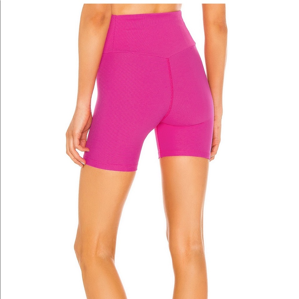 REVOLVE biker shorts & bra reversible workout set Size L - Picture 4 of 10